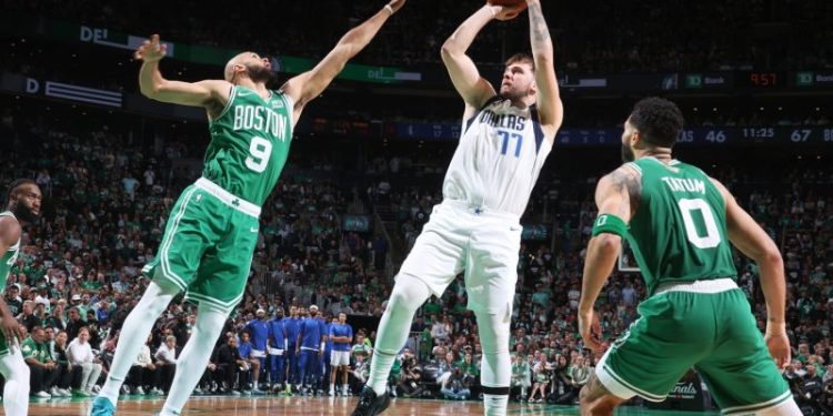 NBA says Amazon will be its new media partner, rebuffing Warner Bros. Discovery