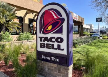 Taco Bell to roll out AI drive-thru ordering in hundreds of locations by end of year