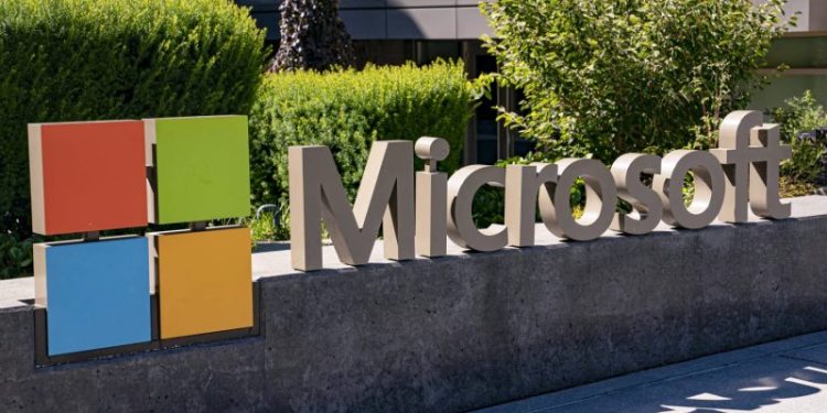 Microsoft fires back at Delta after massive outage, says airline declined ‘repeated’ offers for help