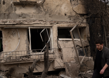 Hezbollah fires barrage of rockets into Israel after IDF targets Hezbollah command centers in Beirut