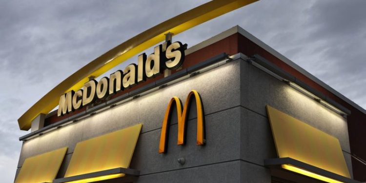 Restaurants are rebounding — but Starbucks and McDonald’s still have work to do