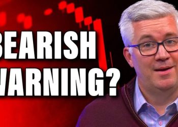 Is the S&P 500 Flashing a Bearish Divergence?